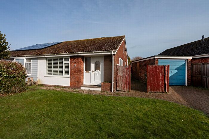 2 Bedroom Bungalow For Sale In Hawthorn Close, St Marys Bay, TN29