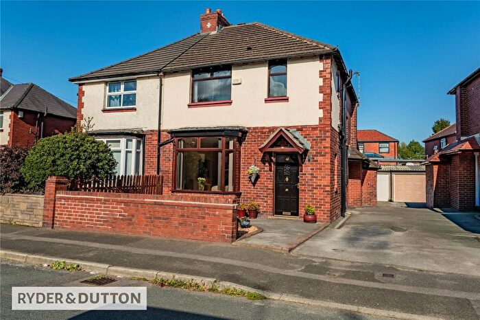 3 Bedroom Semi-detached House For Sale In Springfield Lane, Thornham, Royton, Oldham, OL2