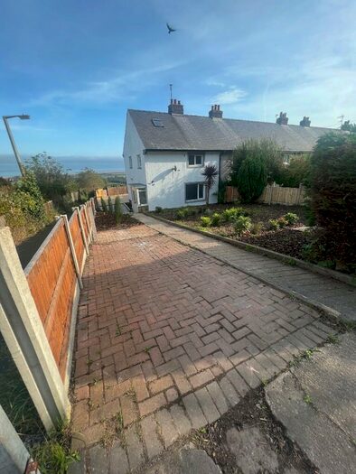 4 Bedroom Semi-Detached House To Rent In Maes Gwynfryn, CH8