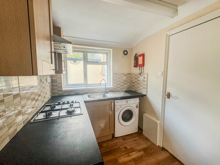 1 Bedroom Flat For Sale In Park Avenue, Barking, IG11