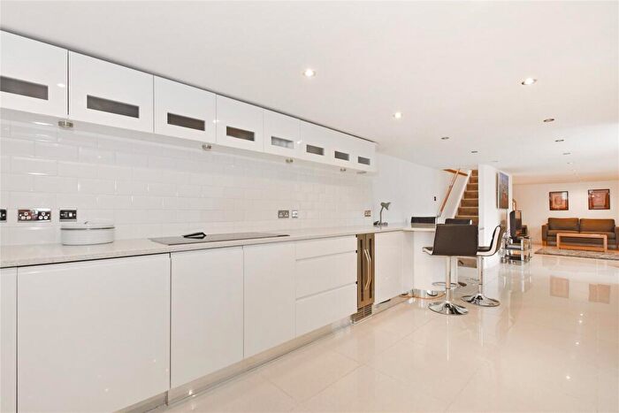 2 Bedroom Detached House To Rent In West Street, Marlow, Buckinghamshire, SL7
