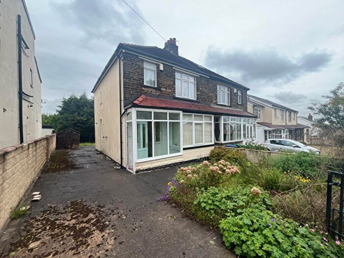 3 Bedroom Semi Detached House For Sale In Lynton Drive, Bradford, BD9