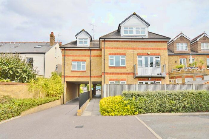 1 Bedroom Flat To Rent In Hanworth Road, Hampton TW12
