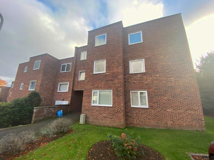 2 Bedroom Flat To Rent In Vivary Heights, Broadlands Rise, Taunton, Somerset TA1