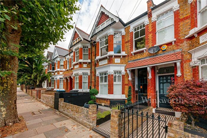 2 Bedroom Apartment For Sale In Keslake Road, London, NW6