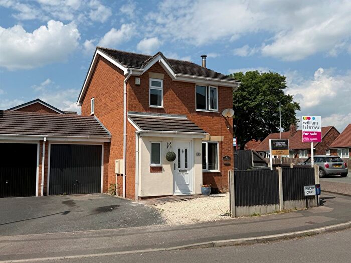 3 Bedroom Detached House For Sale In Pavilion Court, Dewsbury, WF12