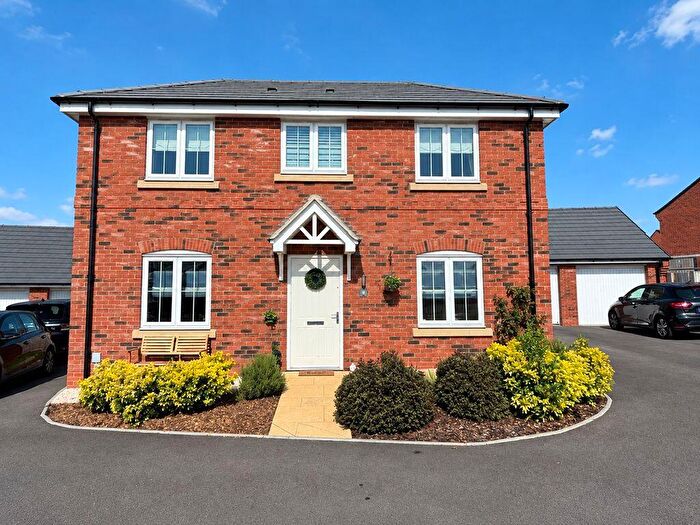 3 Bedroom Detached House For Sale In Upper Oaks Drive, Great Glen, LE8