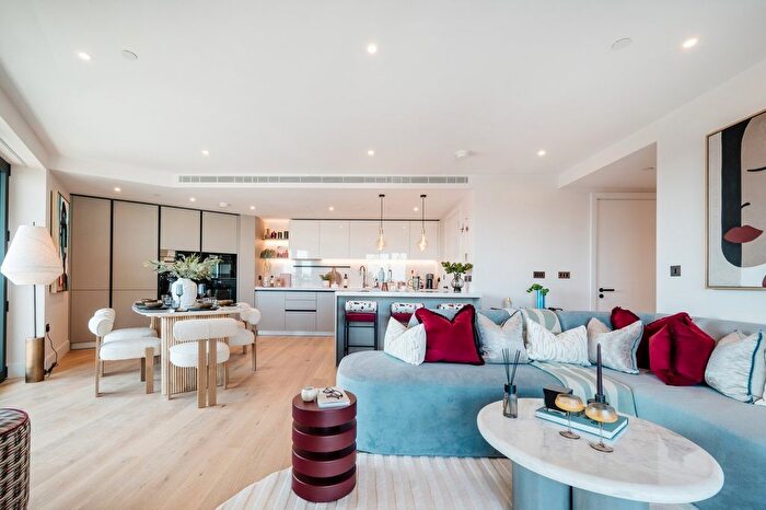 3 Bedroom Flat For Sale In White City Living, Wood Lane, W12