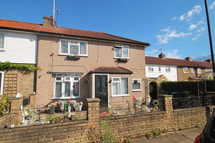 3 Bedroom Terraced House For Sale In Stanhope Road, Greenford, UB6