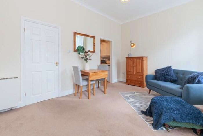 1 Bedroom Apartment To Rent In Bennett Crescent, Cowley, OX4