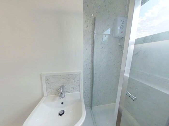 5 Bedroom Flat To Rent In Hall Lane, Liverpool, L7