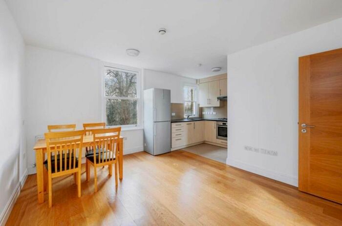 2 Bedroom Flat To Rent In Grange Park, London, W5