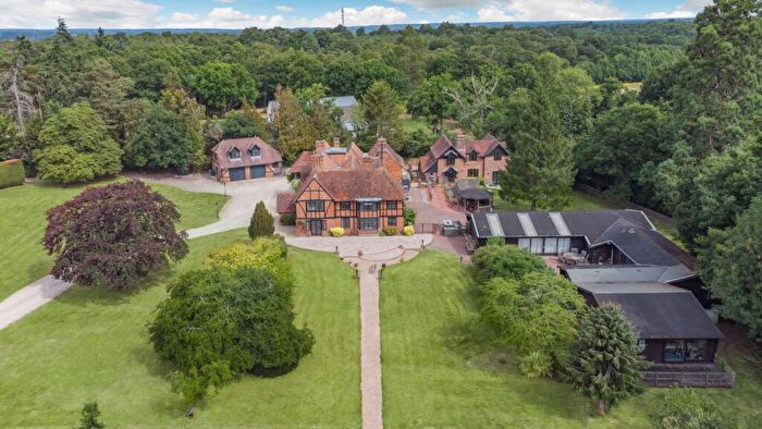 7 Bedroom Detached House For Sale In Padworth Common, Equestrian - Acres, RG7