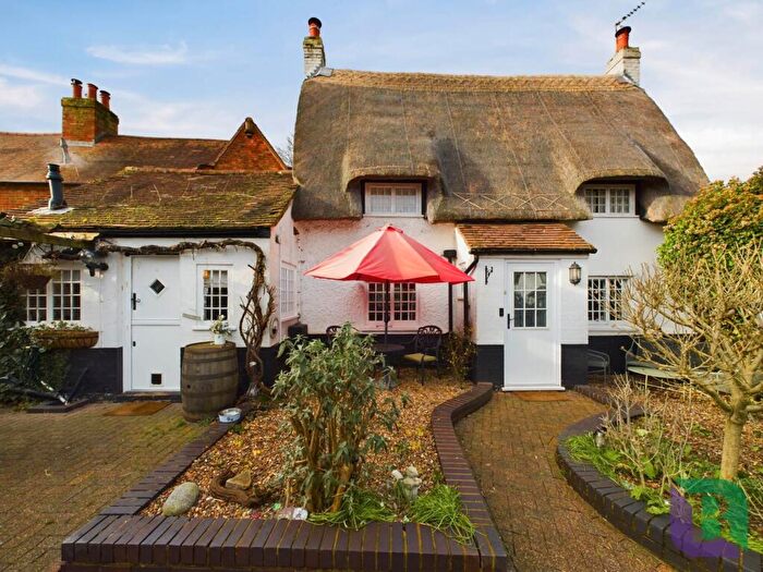 2 Bedroom Cottage For Sale In Spinney Lane, Aspley Guise, MK17
