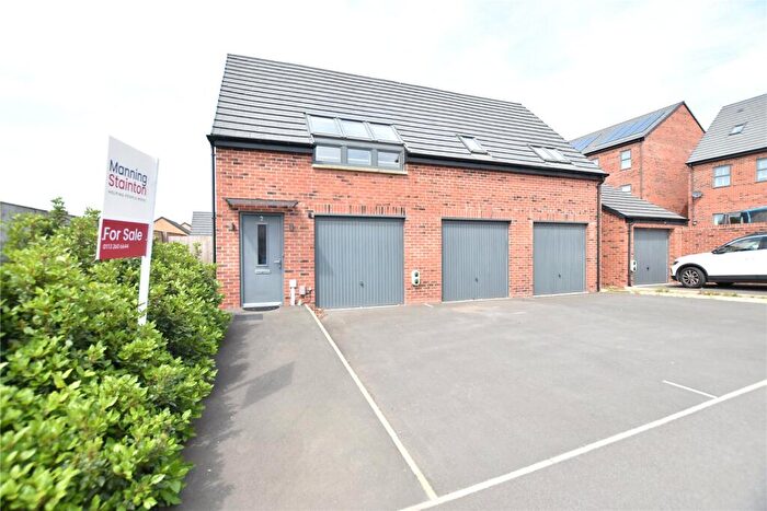 2 Bedroom Detached House For Sale In Lilac Close, Seacroft, Leeds, West Yorkshire, LS14