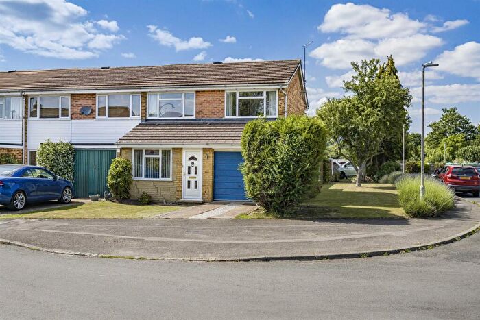 3 Bedroom House For Sale In Dedmere Court, Marlow, SL7