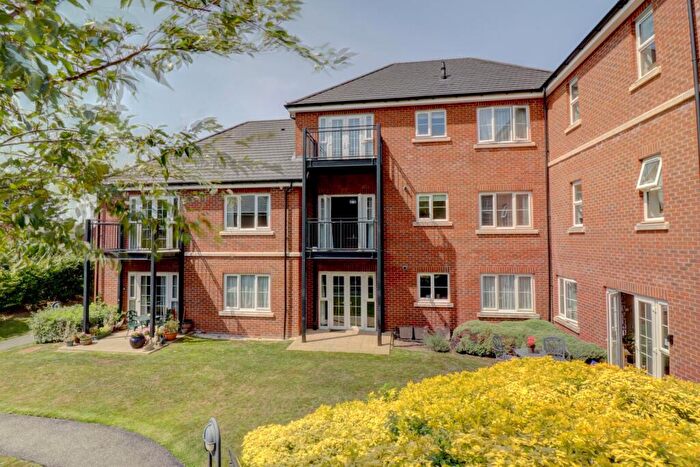 1 Bedroom Apartment For Sale In The Retreat, Princes Risborough, Buckinghamshire, HP27