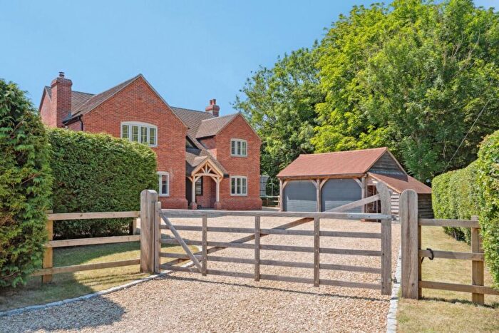 5 Bedroom Detached House For Sale In Meadle, Aylesbury, HP17