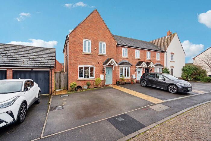 3 Bedroom End Of Terrace House For Sale In Potteries Lane, Chilton, OX11