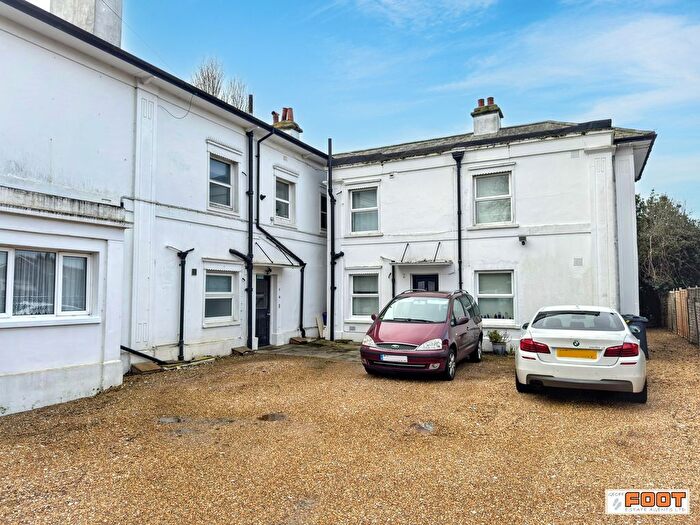 3 Bedroom Flat To Rent In Stamford Avenue, Hayling Island., PO11