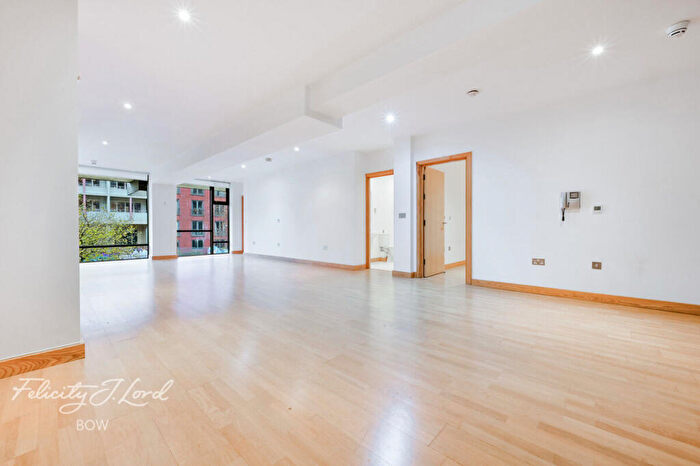 2 Bedroom Flat For Sale In Roach Road, London, E3