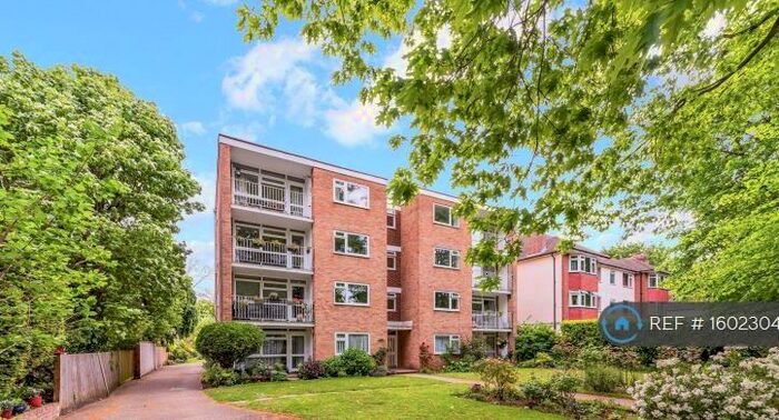 2 Bedroom Flat To Rent In Lindums, Beckenham, BR3