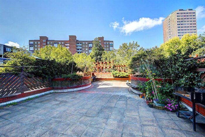 3 Bedroom Flat For Sale In Charlotte Despard Avenue, London, SW11