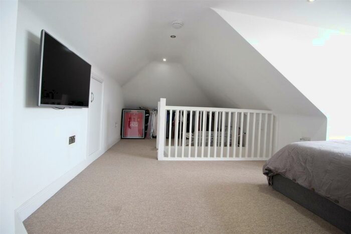 2 Bedroom Flat To Rent In Becks Road, Sidcup, DA14