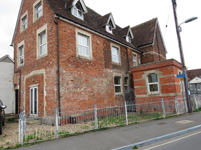 2 Bedroom Flat To Rent In Station Yard, Gillingham, SP8