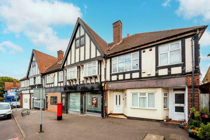 2 Bedroom Flat To Rent In Tolworth Rise South, Tolworth, Surbiton, KT5