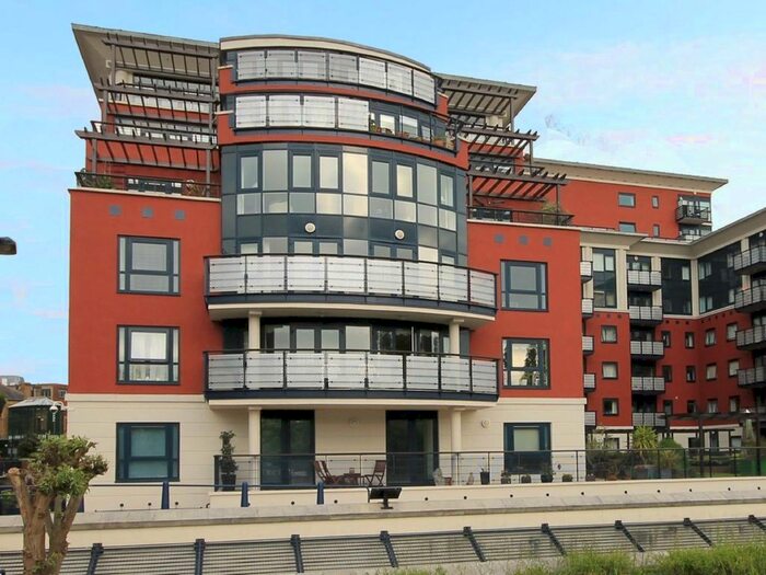 2 Bedroom Flat To Rent In Wadbrook Street, Kingston Upon Thames, KT1