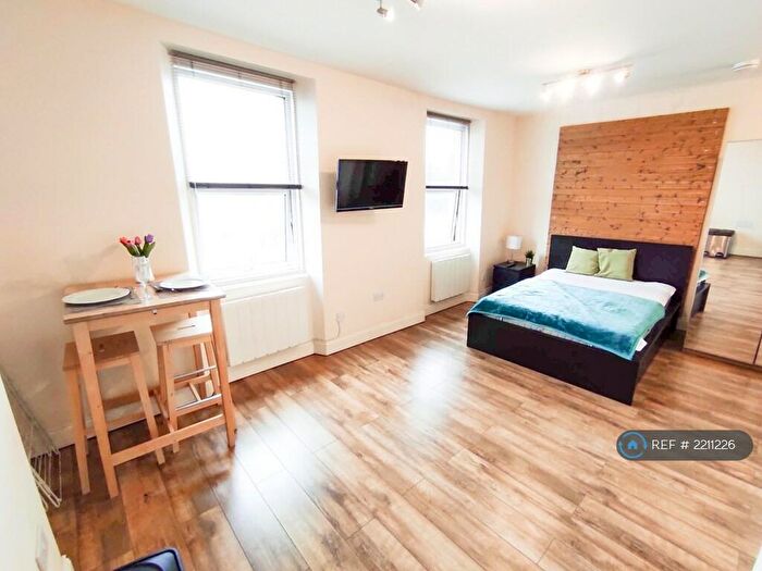 Studio To Rent In Fortess Road, London, N19