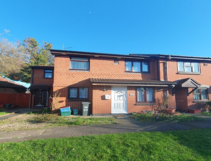 1 Bedroom Terraced House To Rent In Hounslow, Middlesex, TW4