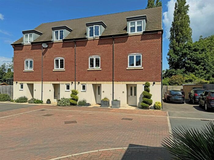 3 Bedroom End Of Terrace House To Rent In Great Northern Gardens, Bourne, PE10