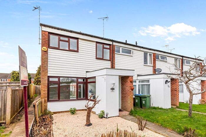 3 Bedroom End Of Terrace House For Sale In Smugglers Way, Barns Green, RH13