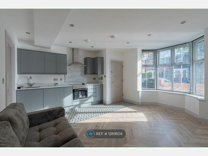 1 Bedroom Flat To Rent In Wantage Road, Reading RG30