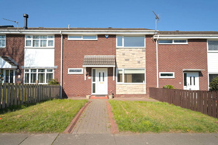 3 Bedroom Terraced House For Sale In Kingsway, Sunniside, NE16