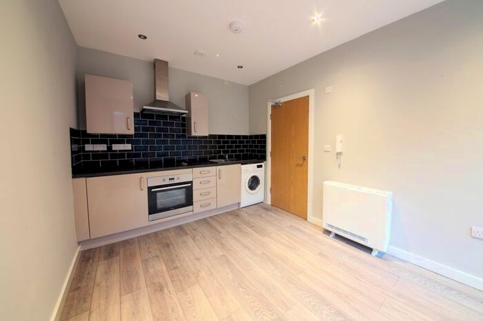 1 Bedroom Flat To Rent In East Lane, Runcorn WA7
