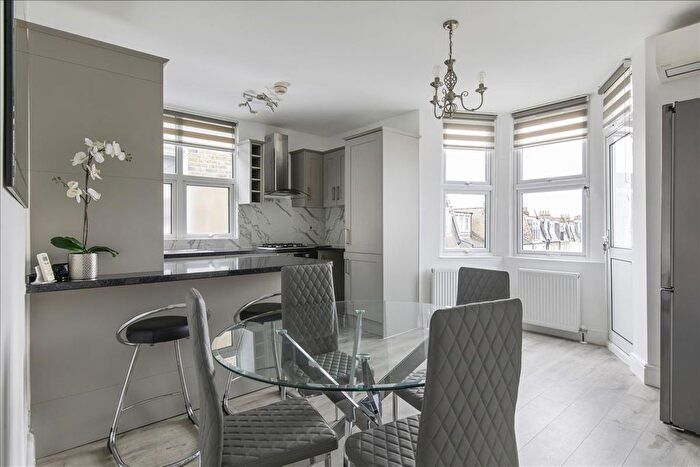 4 Bedroom Flat For Sale In Fulham Palace Road, Hammersmith, London, W6