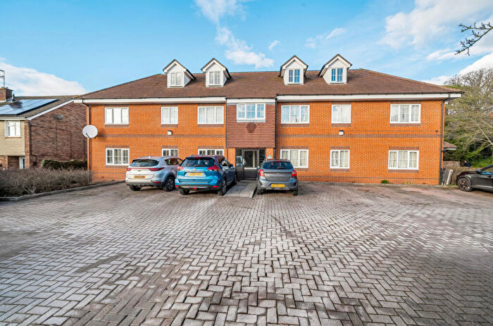 2 Bedroom Apartment For Sale In Roebuck Estate, Binfield, Bracknell, RG42