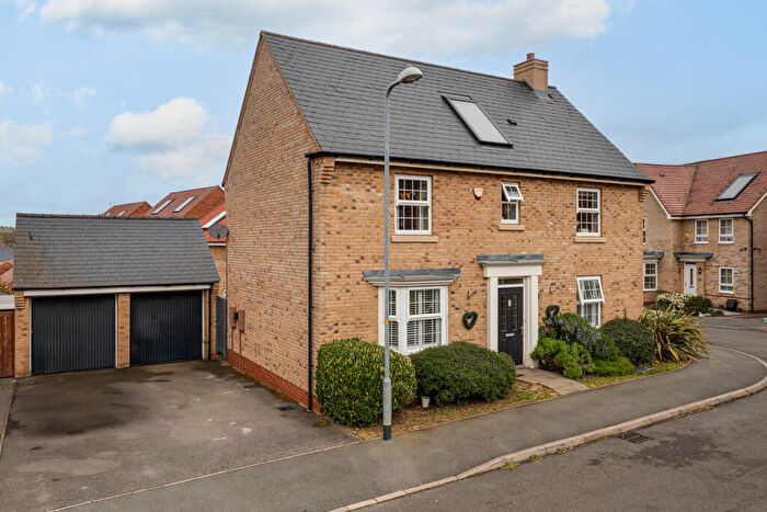 4 Bedroom Detached House For Sale In Rockingham Way, Burton Latimer, NN15