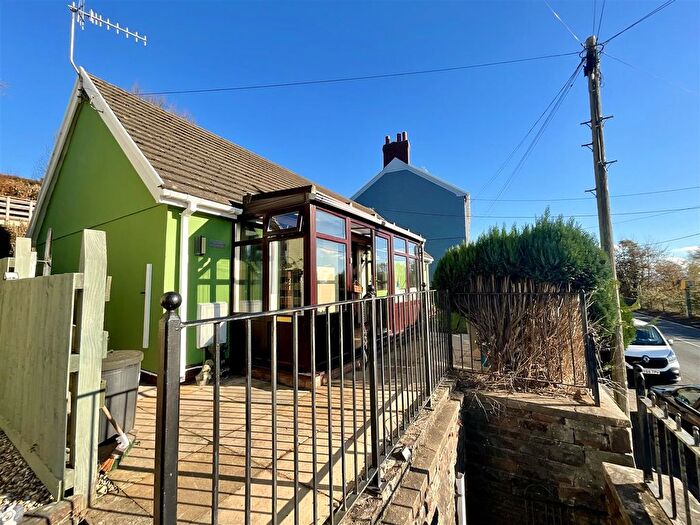 2 Bedroom Bungalow To Rent In Colby Road, Burry Port, SA16