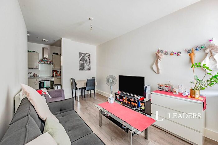 1 Bedroom Flat To Rent In High Street, Crawley, RH10