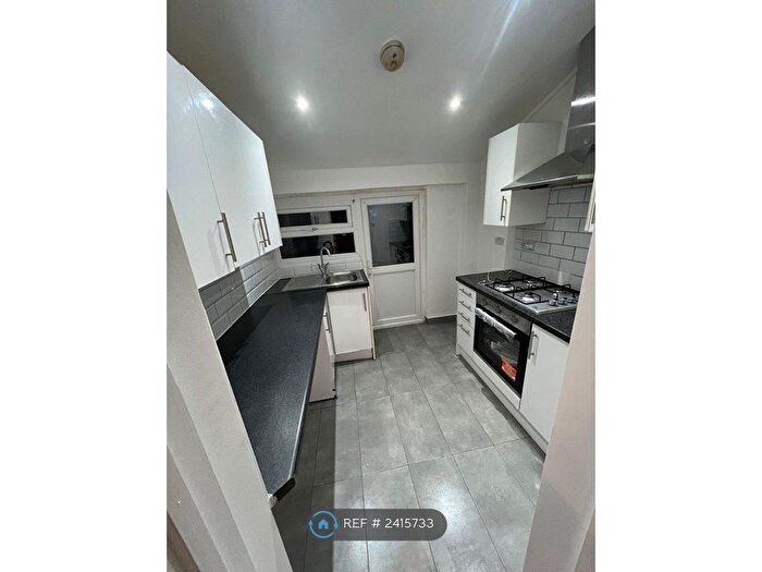 3 Bedroom Terraced House To Rent In Oval Road North, London, RM10