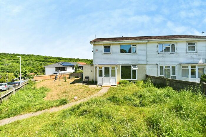 3 Bedroom Semi Detached House For Sale In Middleton Rise, Brighton, BN1