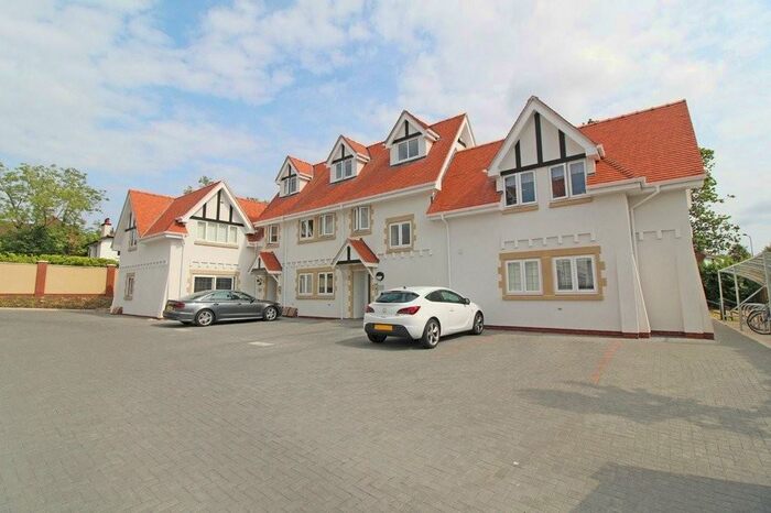2 Bedroom Apartment To Rent In The Chantry, Llandaff, Cardiff, CF5