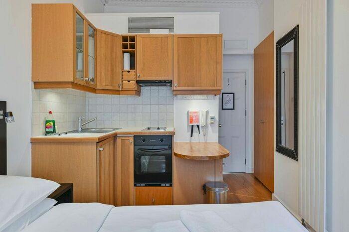 Studio To Rent In Cartwright Gardens, Bloomsbury, London, WC1H