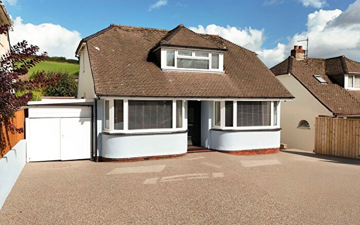 4 Bedroom Bungalow For Sale In Totnes Road, Paignton, TQ4