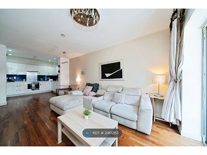 3 Bedroom Flat To Rent In Salisbury Road, Southall, UB2