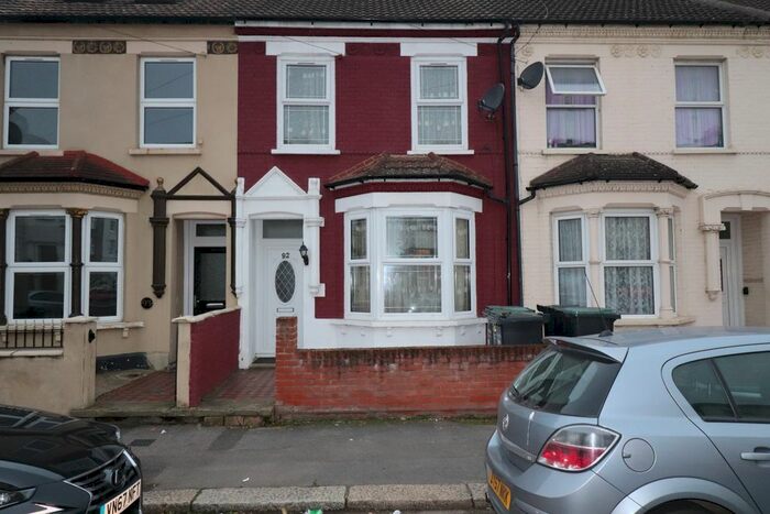 3 Bedroom Terraced House To Rent In Pier Road, Gravesend, DA11